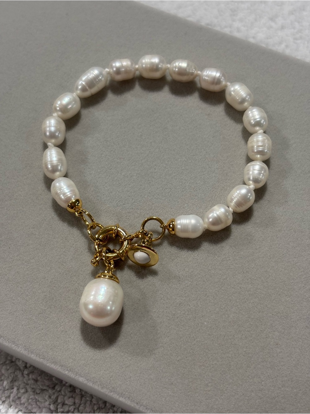 Vivienne Westwood White Pearl Bracelet with Gold Charm - Picture 10 of 10